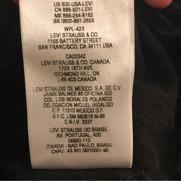 Levi's Today Is The Present Go Forth T-shirt Size Medium - Picture 7 of 8